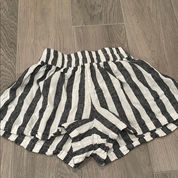 Habitual Girls Striped Black and Gray Tank Top And Shorts Set Size 7/8 - Picture 5 of 7